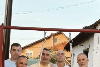 Humanitarno hodočašće za Kostu Leševića: Od Lazarevca do Ostroga pešice za ozdravljenje malog dečaka