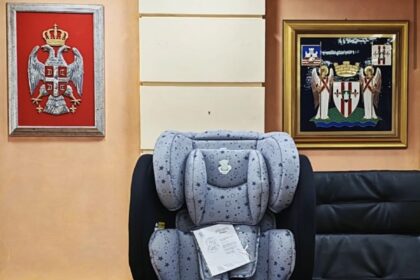 Raspisan Javni poziv za dodelu besplatnih dečijih autosedišta